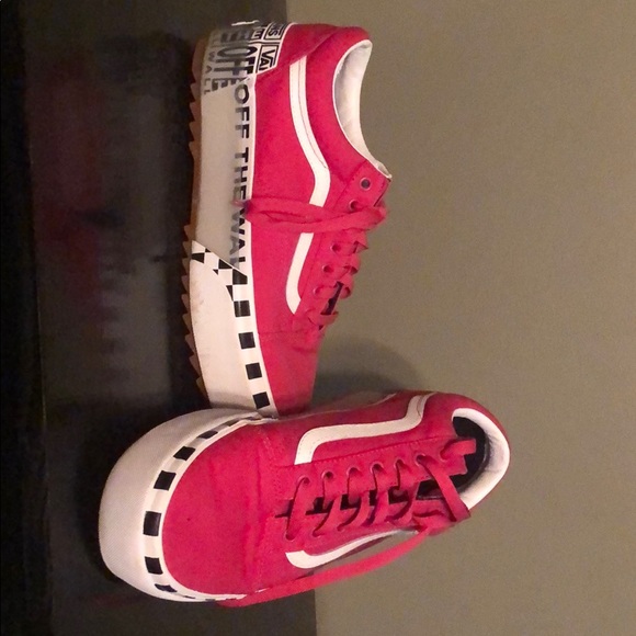 logo stacked old skool vans